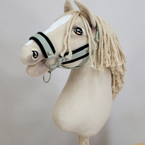 Kantar regulowany dla konia Hobby Horse A3 szałwia z czarnym futerkiem